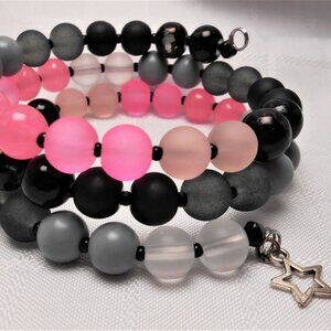 Handmade memory wire bracelet with frosted glass beads no 944